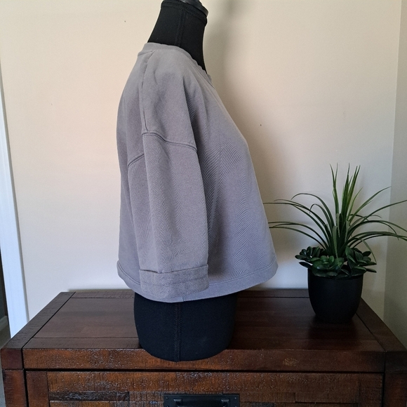 Zara Cropped Sweatshirt Size Medium Grey Crewneck Short Sleeved Casual - Picture 4 of 10